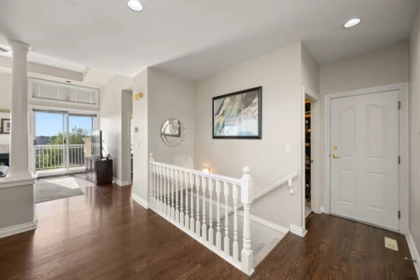 Entry Foyer Photo of 39 31450 Spur Avenue, Abbotsford, BC