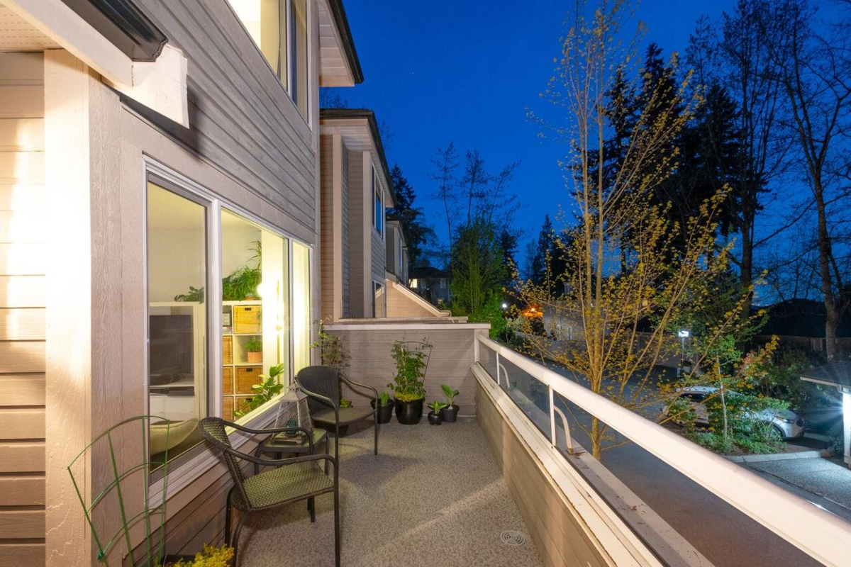 Breakfast Nook Photo of 1 181 Ravine Drive, Port Moody, BC