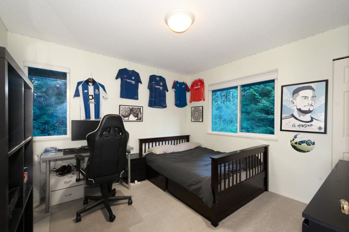 Entry Foyer Photo of 1 181 Ravine Drive, Port Moody, BC