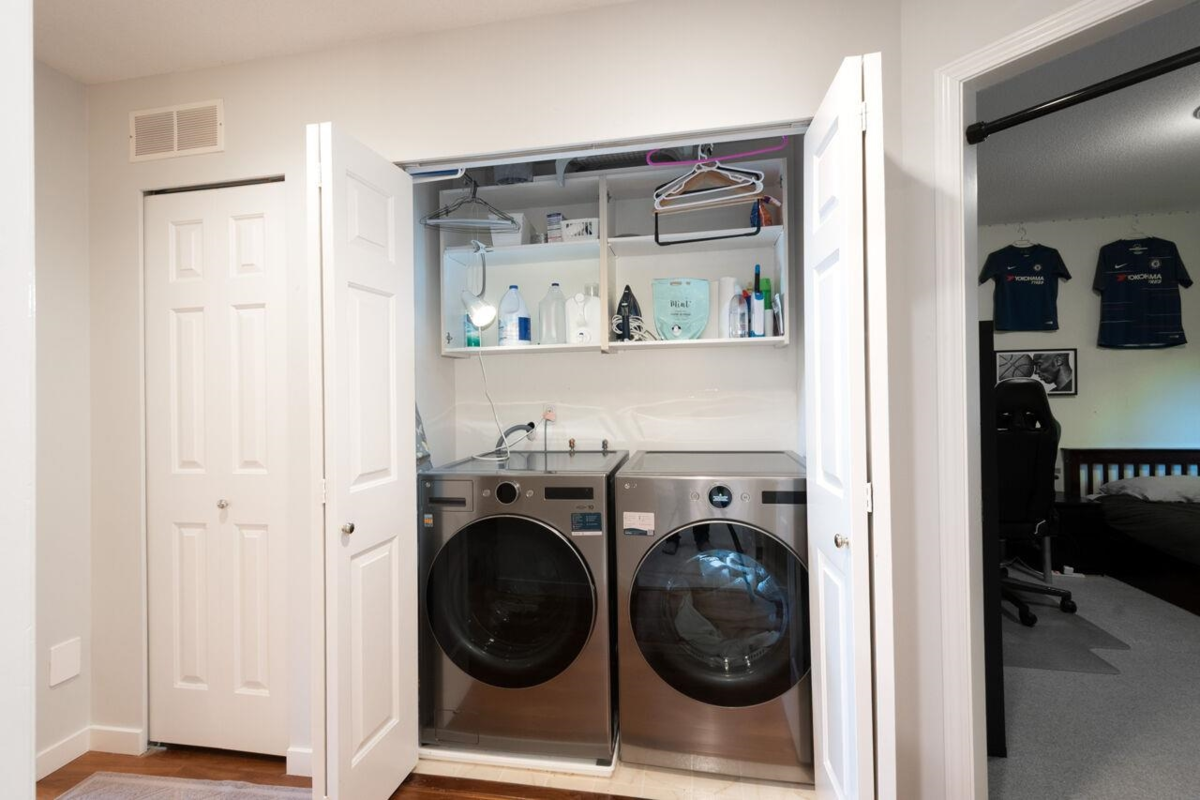 Garage Interior Photo of 1 181 Ravine Drive, Port Moody, BC