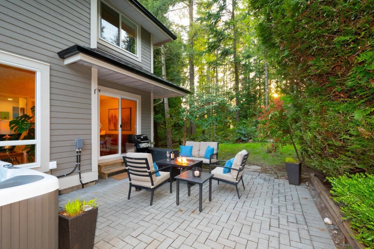 Garden / Landscaping Photo of 1 181 Ravine Drive, Port Moody, BC
