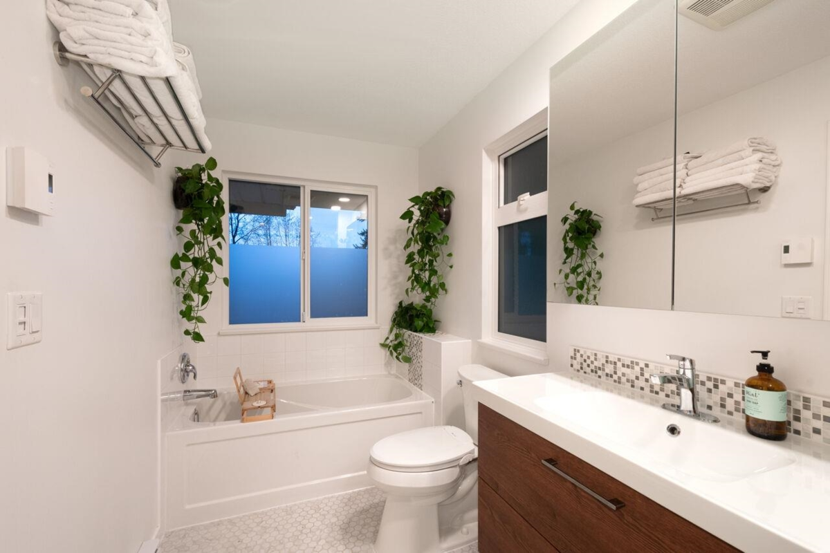 Laundry Room Photo of 1 181 Ravine Drive, Port Moody, BC