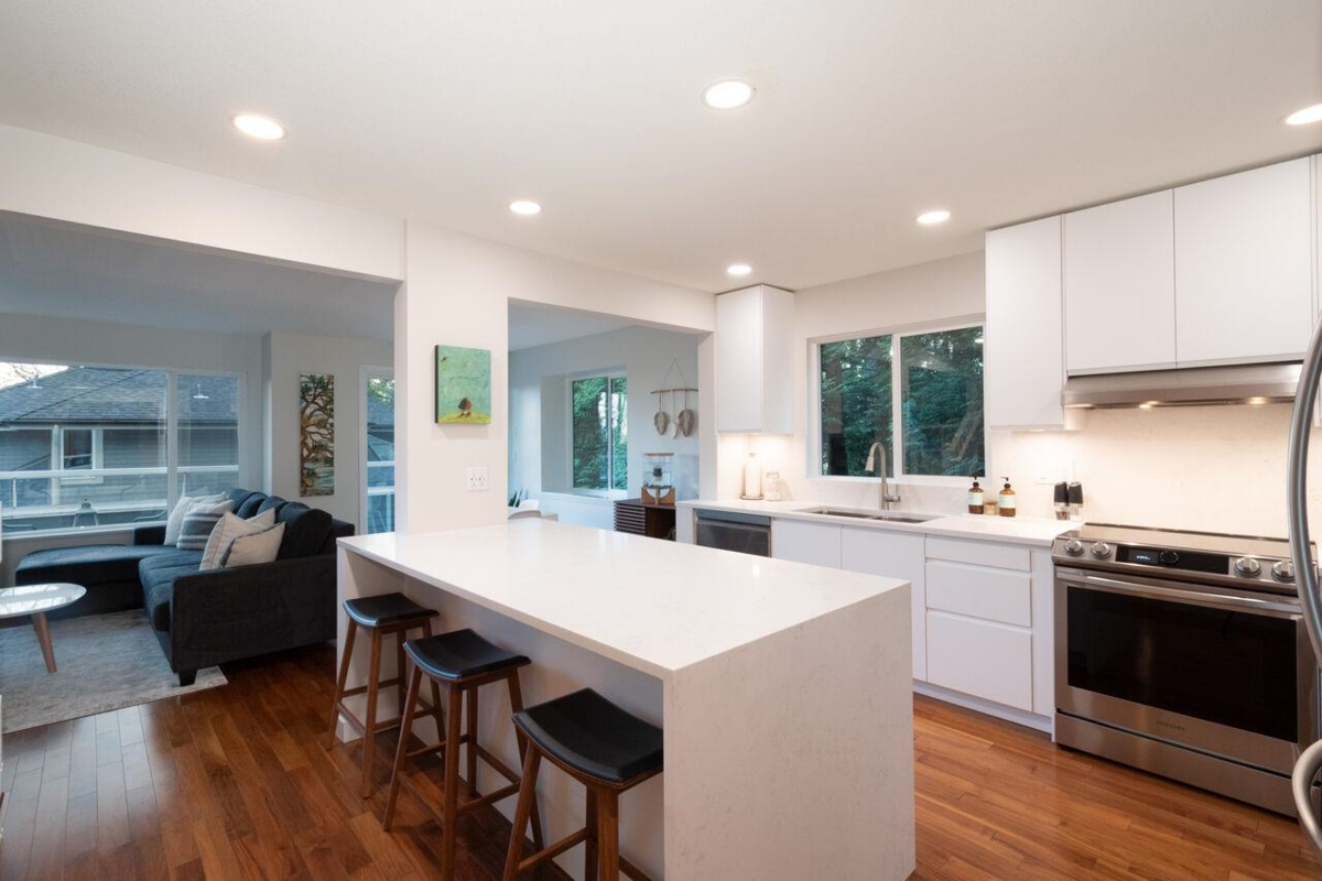 Primary Bedroom Photo of 1 181 Ravine Drive, Port Moody, BC