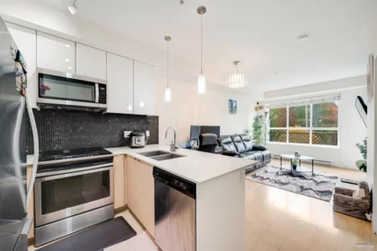 104 6438 195a Street, Surrey, BC, Surrey — Apartment/Condo for sale