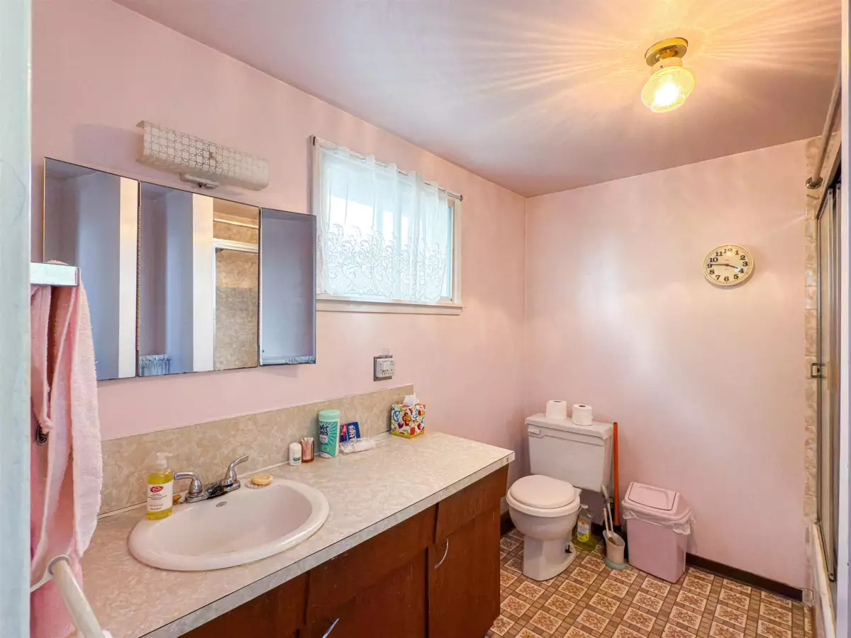 Kitchen Photo of 3865 Sandell Street, Burnaby, BC