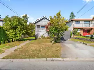 138 W Kings Road, North Vancouver, BC, North Vancouver — Single Family Residence for sale