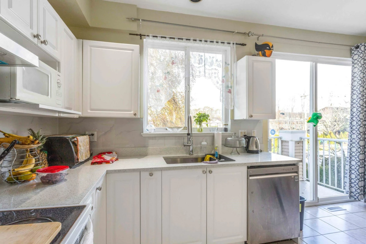 Kitchen Photo of 83 22888 Windsor Court, Richmond, BC