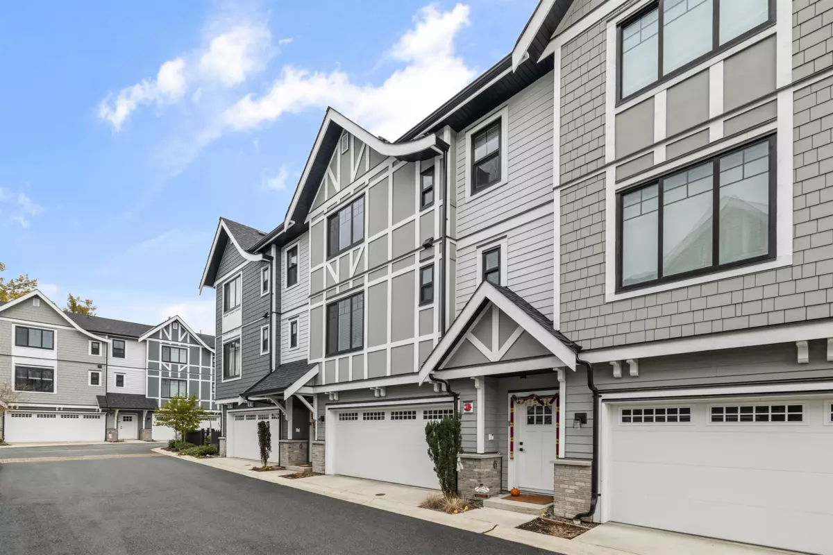 Guest Bathroom Photo of 34 12018 237 Street, Maple Ridge, BC