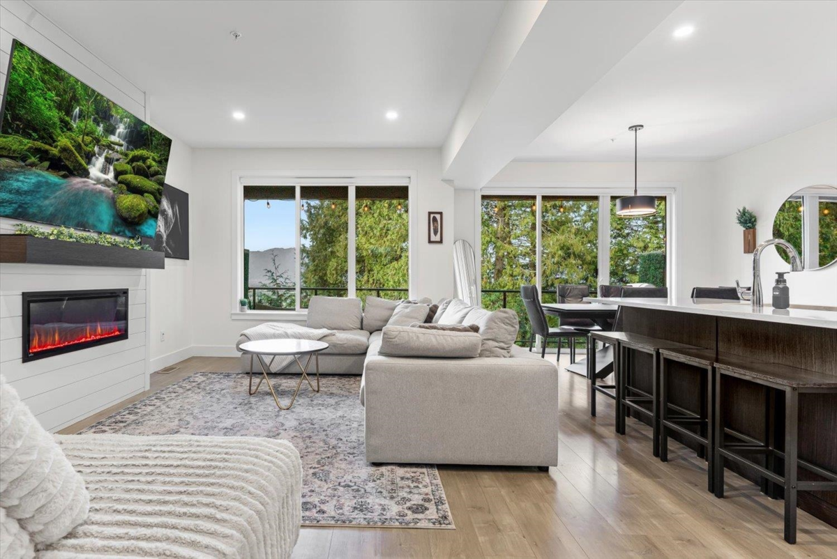 Kitchen Island Photo of 22 47203 Vista Place, Chilliwack, BC