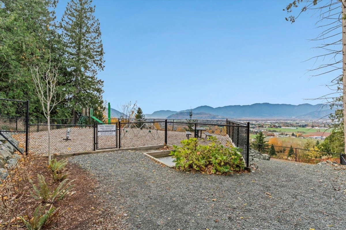 Neighborhood Park Photo Near 22 47203 Vista Place, Chilliwack, BC