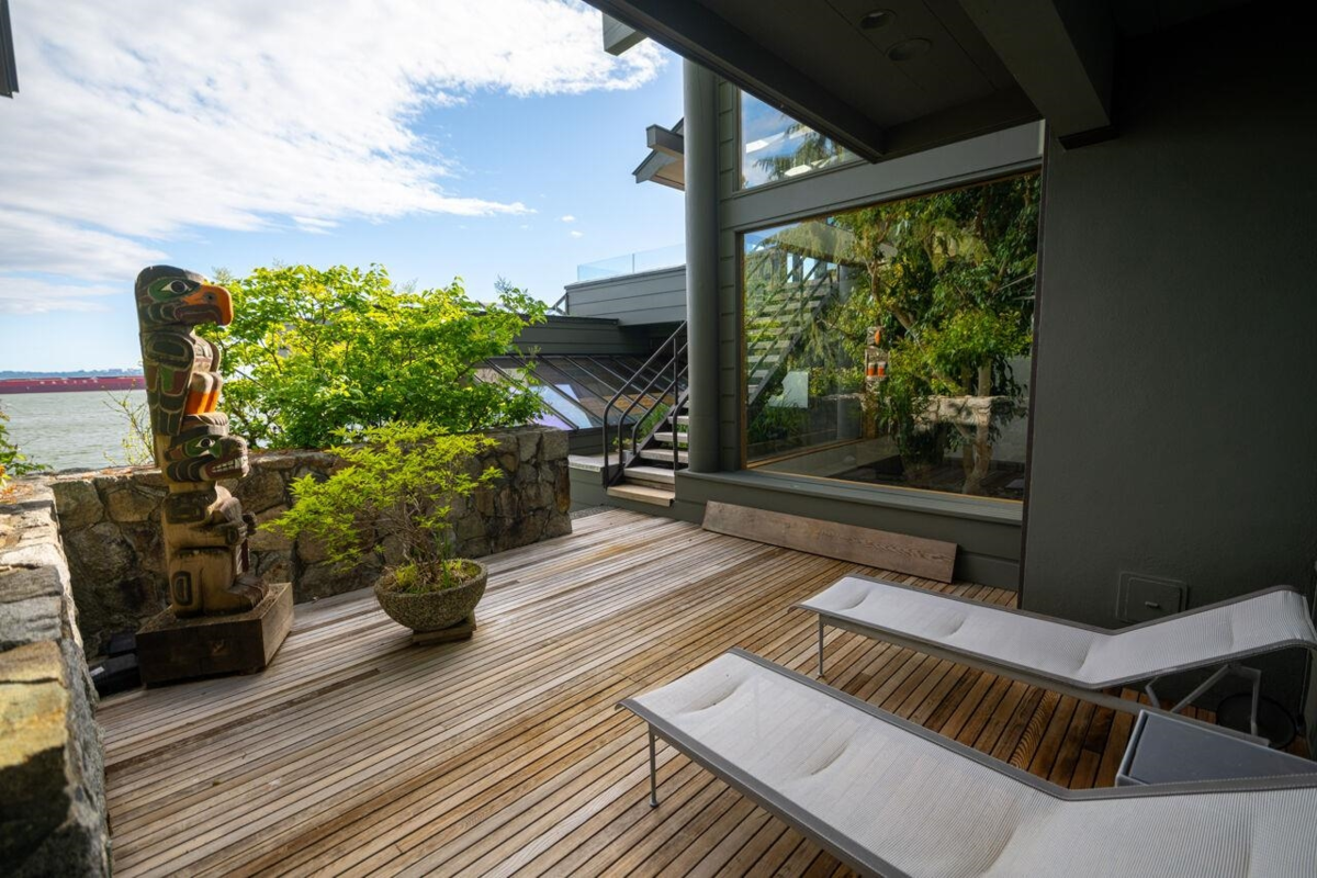 Front Yard Photo of 4036 Marine Drive, West Vancouver, BC