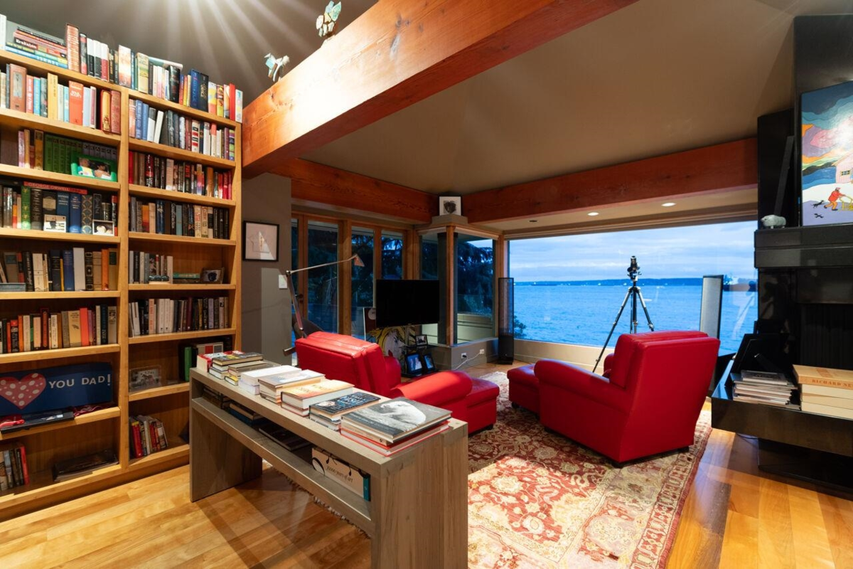 Office / Den Photo of 4036 Marine Drive, West Vancouver, BC