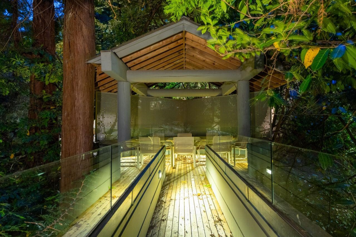 Swimming Pool Photo of 4036 Marine Drive, West Vancouver, BC