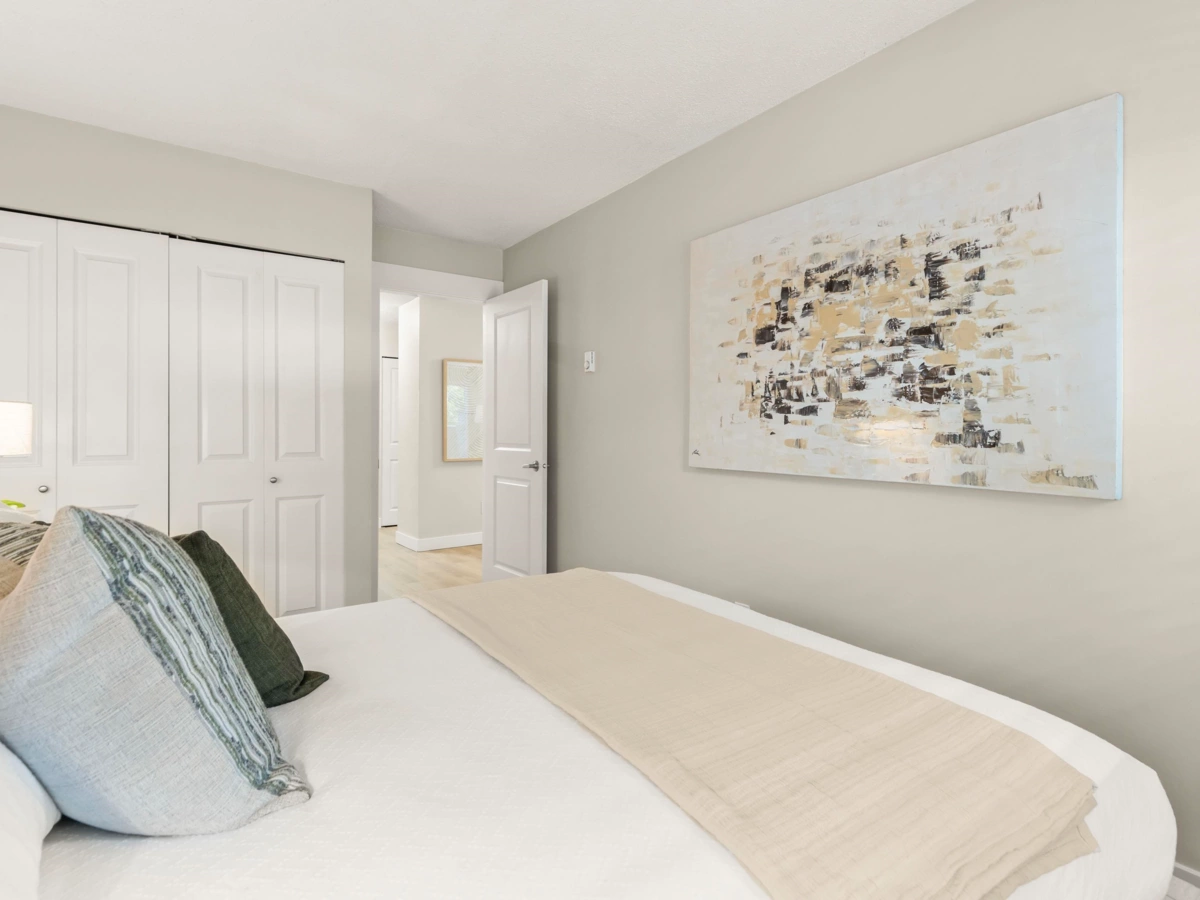 Entry Foyer Photo of 216 1990 W 6th Avenue, Vancouver, BC