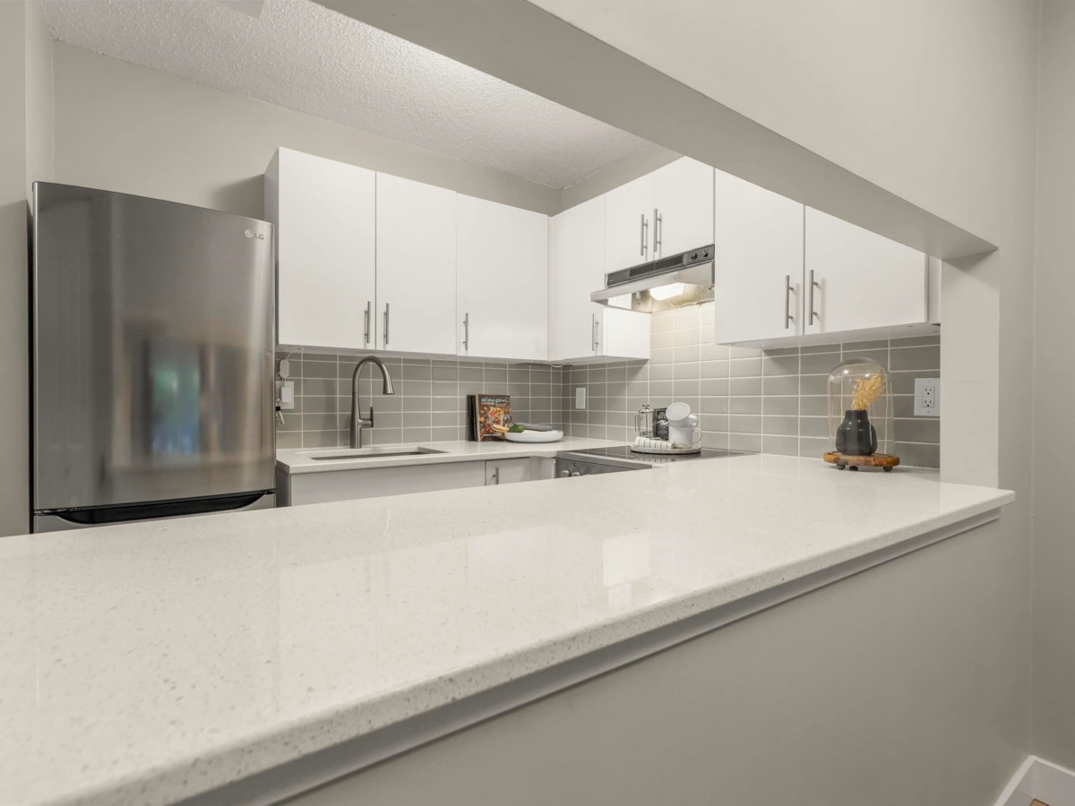 Guest Bathroom Photo of 216 1990 W 6th Avenue, Vancouver, BC