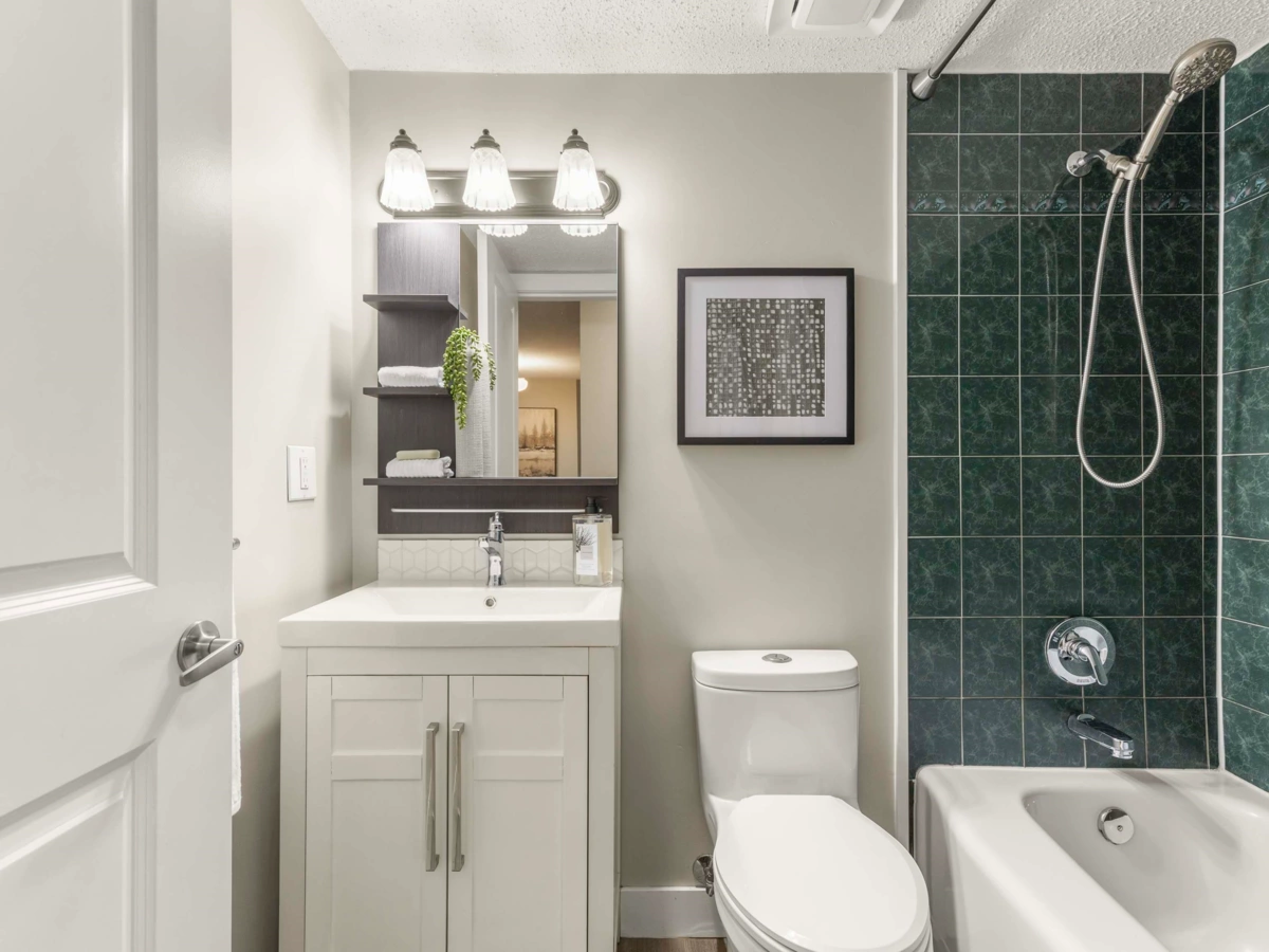 Hallway Photo of 216 1990 W 6th Avenue, Vancouver, BC