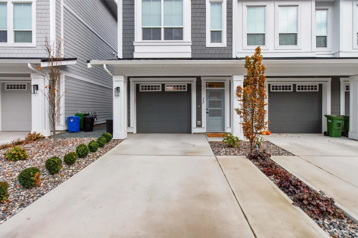 Family Room Photo of 17 8200 Foxfern Road, Chilliwack, BC