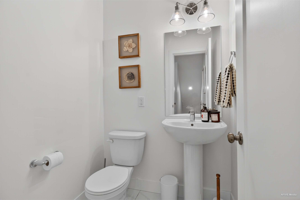 Guest Bathroom Photo of 17 8200 Foxfern Road, Chilliwack, BC
