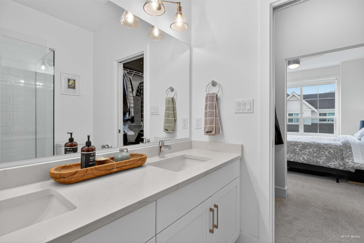 Hallway Photo of 17 8200 Foxfern Road, Chilliwack, BC