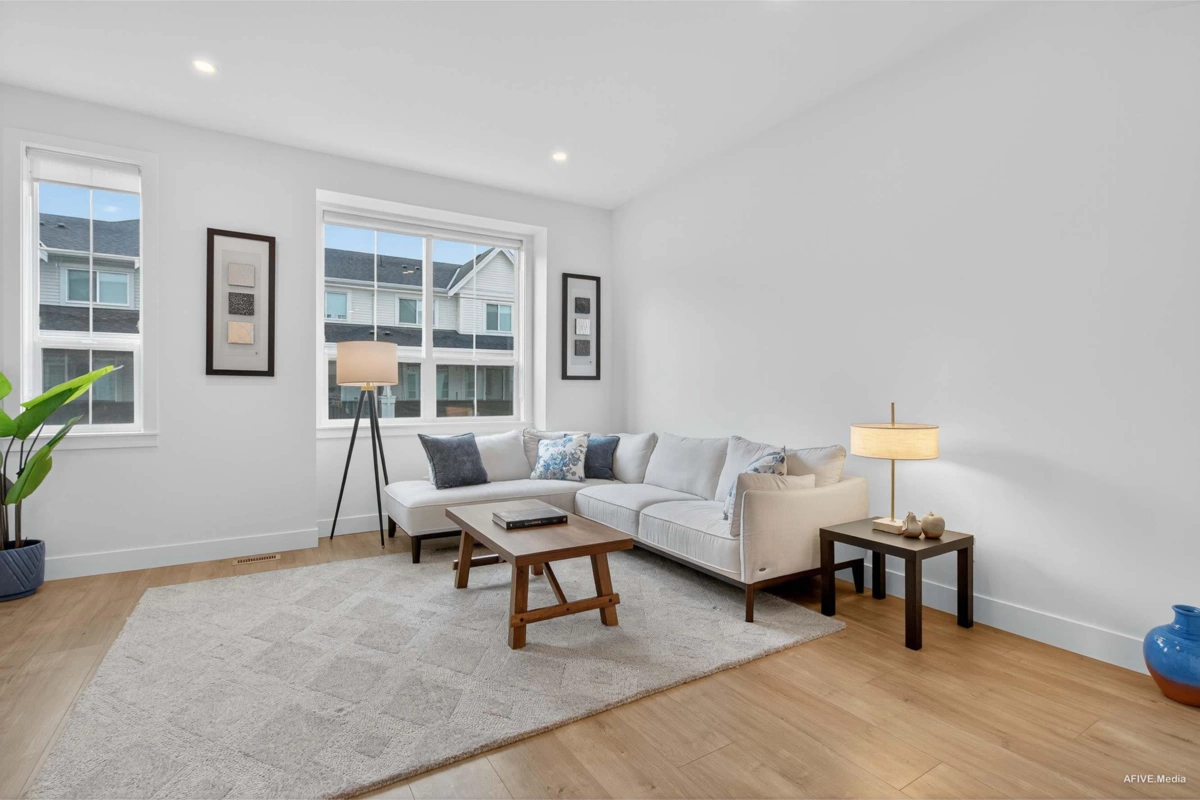 Kitchen Island Photo of 17 8200 Foxfern Road, Chilliwack, BC