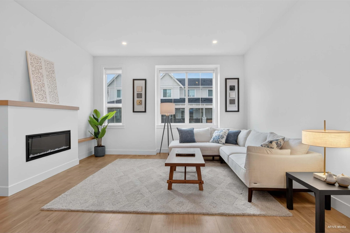 Kitchen Photo of 17 8200 Foxfern Road, Chilliwack, BC