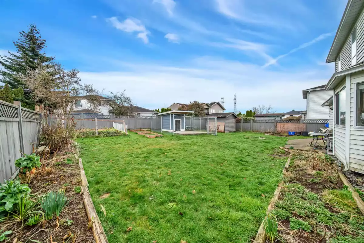 Garage Interior Photo of 7478 123 Street, Surrey, BC