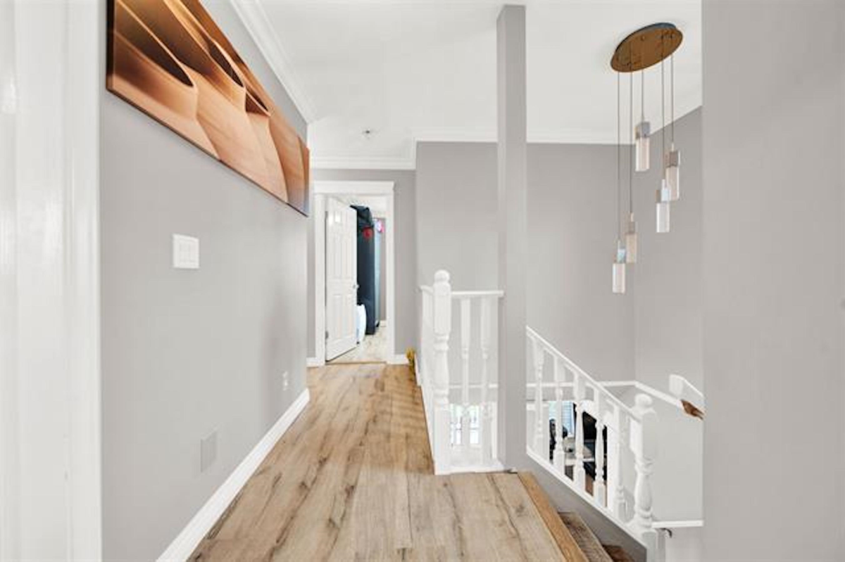 Guest Bathroom Photo of 7478 123 Street, Surrey, BC