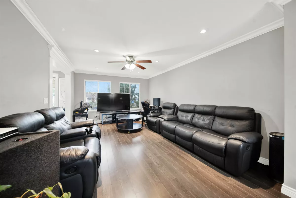 Kitchen Island Photo of 7478 123 Street, Surrey, BC