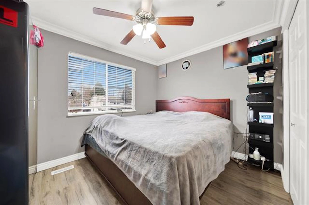 Laundry Room Photo of 7478 123 Street, Surrey, BC