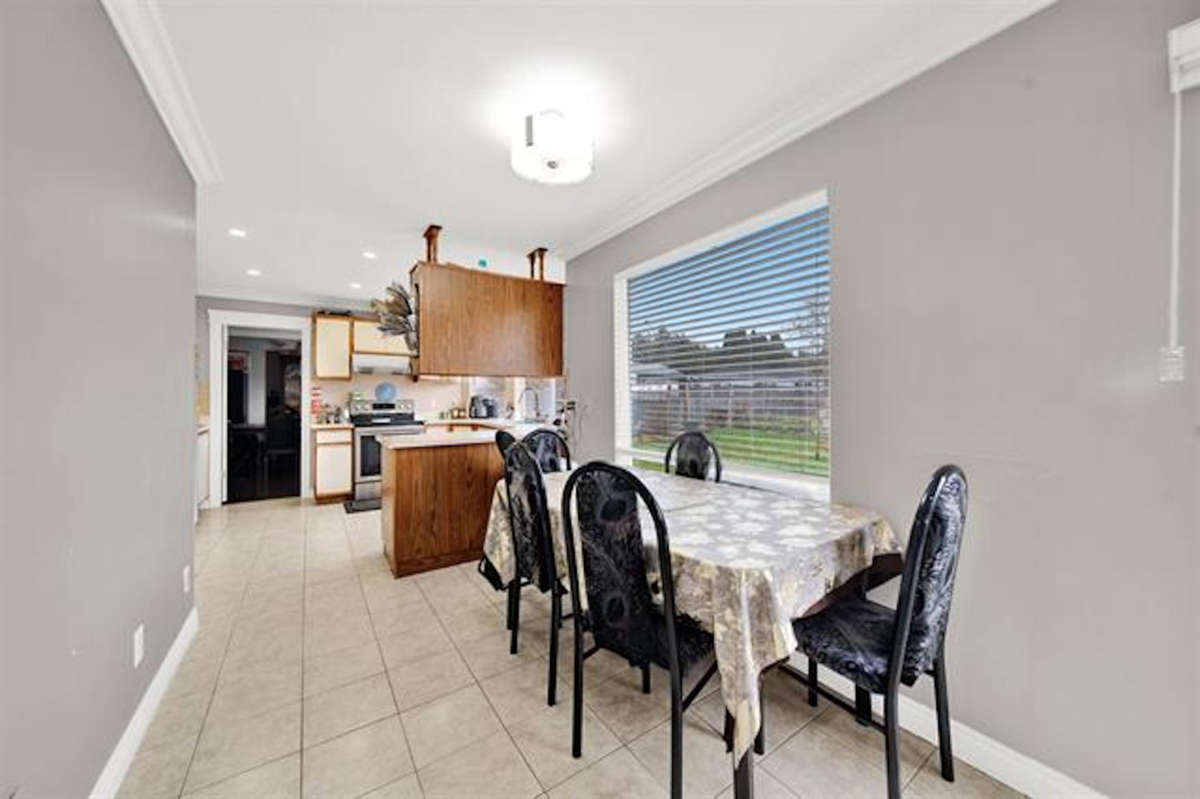 Walk-In Closet Photo of 7478 123 Street, Surrey, BC