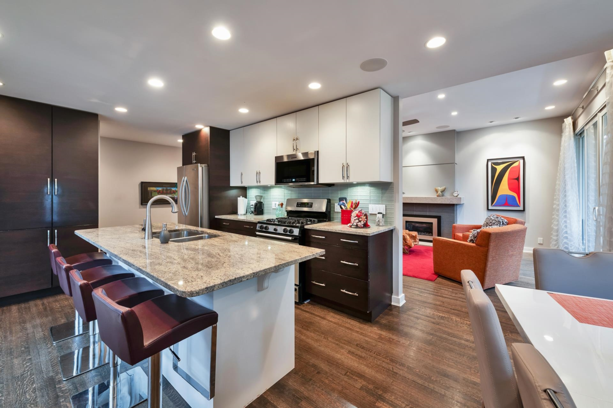 Breakfast Nook Photo of 3669 Edgemont Boulevard, North Vancouver, BC