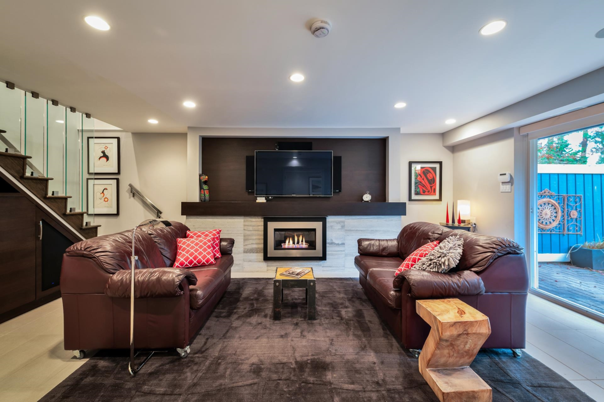 Hallway Photo of 3669 Edgemont Boulevard, North Vancouver, BC