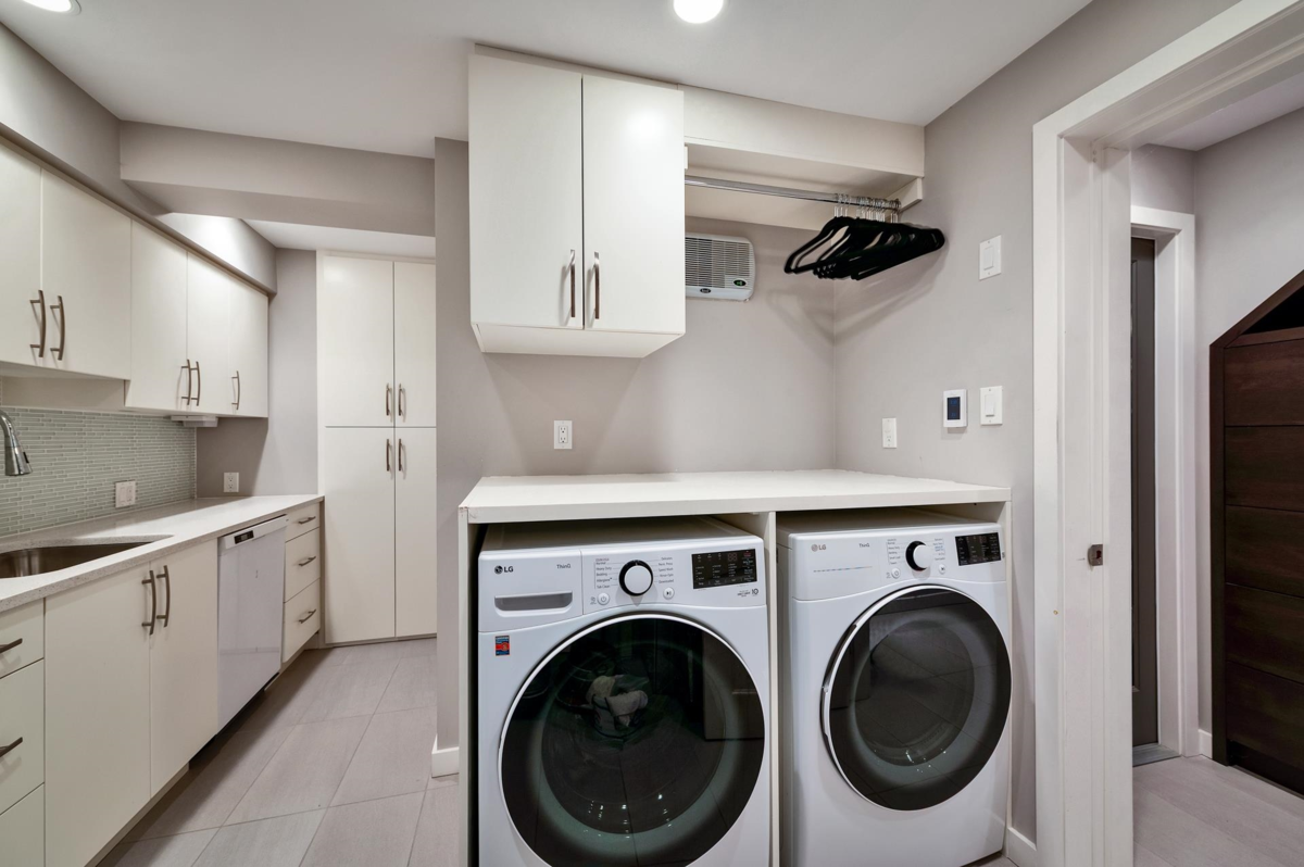 Outdoor Kitchen Photo of 3669 Edgemont Boulevard, North Vancouver, BC