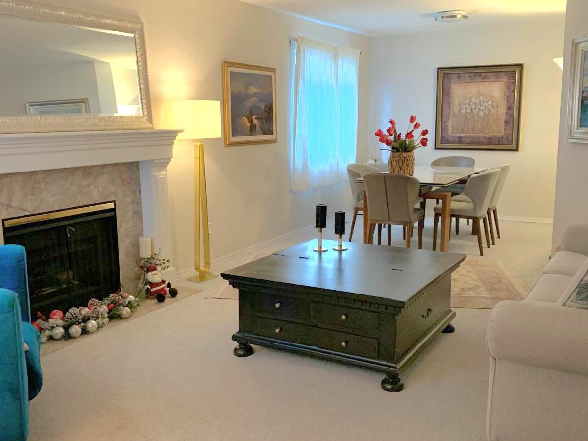 Kitchen Island Photo of 1935 Westview Drive, North Vancouver, BC