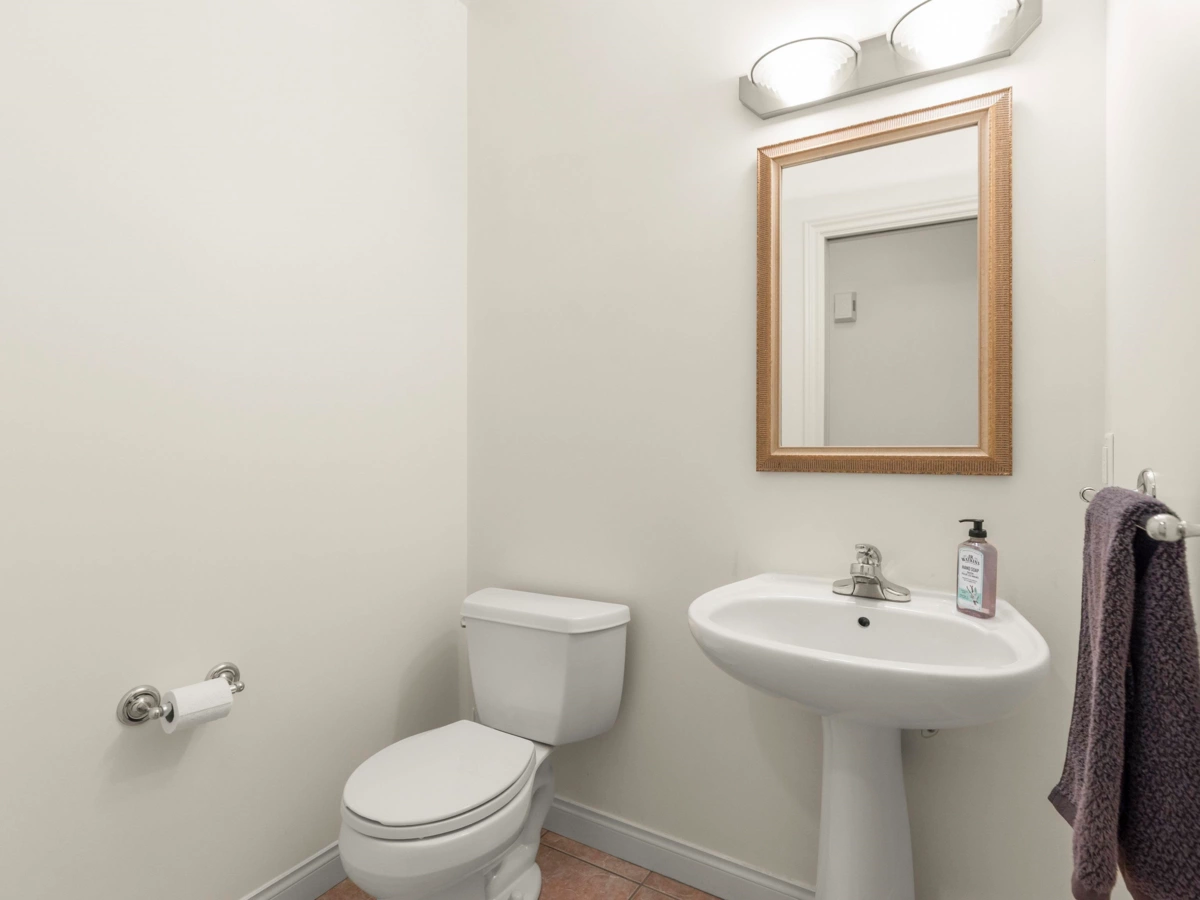 Hallway Photo of 1270 W 46th Avenue, Vancouver, BC