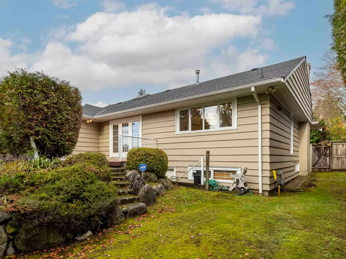 Hot Tub / Spa Photo of 1270 W 46th Avenue, Vancouver, BC