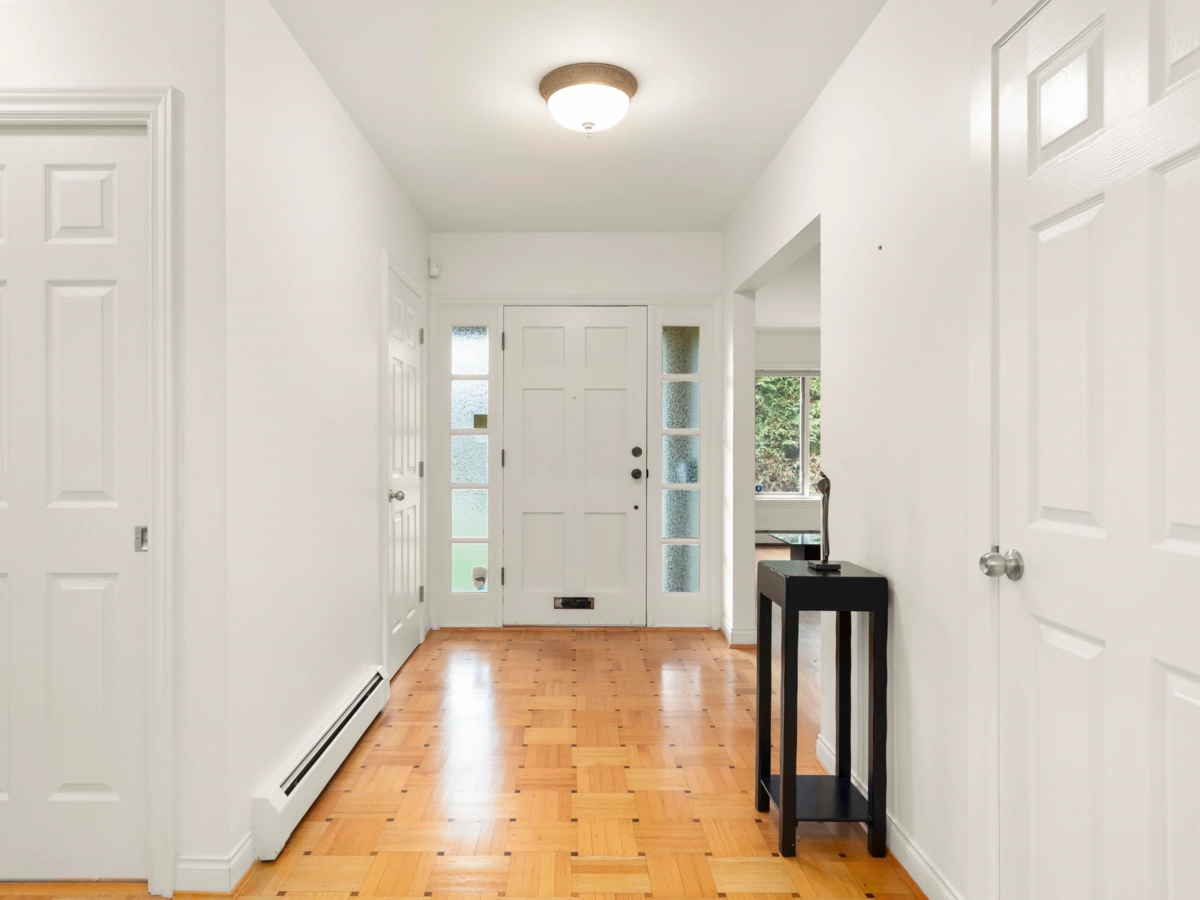 Living Room Photo of 1270 W 46th Avenue, Vancouver, BC