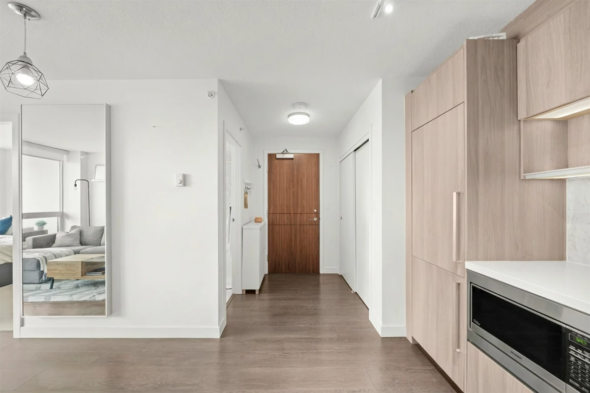 Family Room Photo of 1901 13696 100 Avenue, Surrey, BC