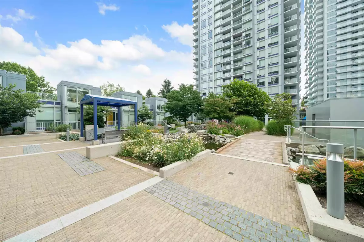 Hallway Photo of 1901 13696 100 Avenue, Surrey, BC