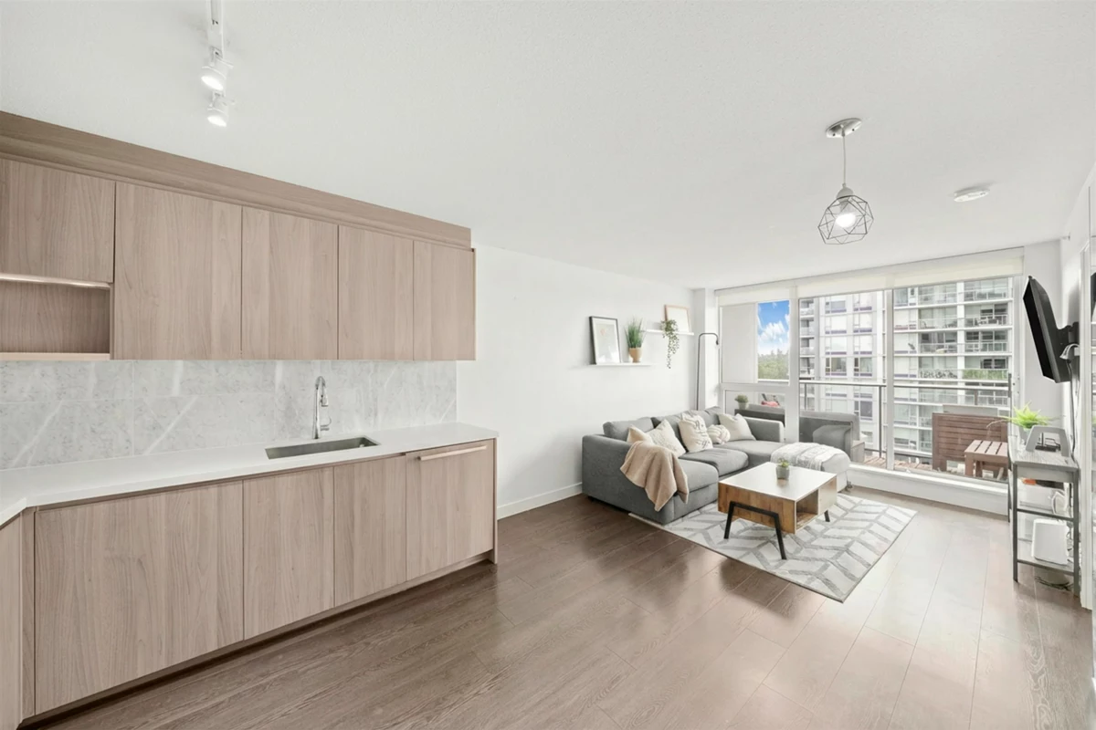 Kitchen Island Photo of 1901 13696 100 Avenue, Surrey, BC