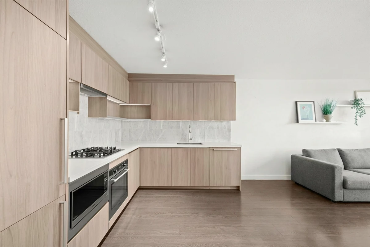 Kitchen Photo of 1901 13696 100 Avenue, Surrey, BC