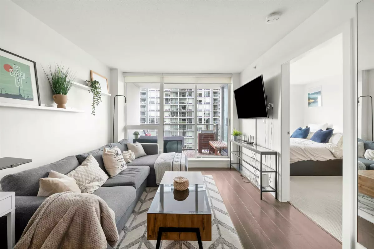 Primary Bathroom Photo of 1901 13696 100 Avenue, Surrey, BC