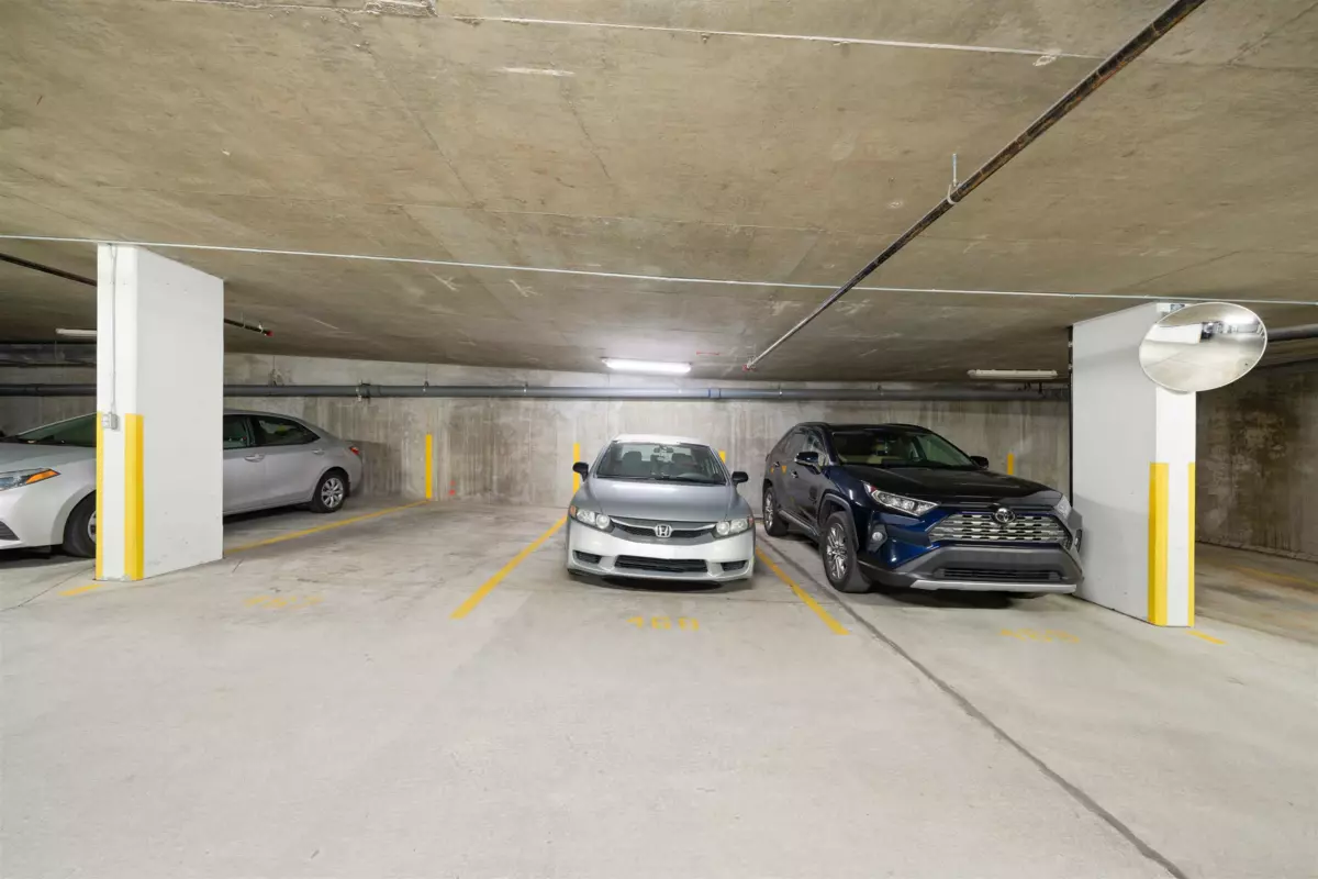 Swimming Pool Photo of 1901 13696 100 Avenue, Surrey, BC