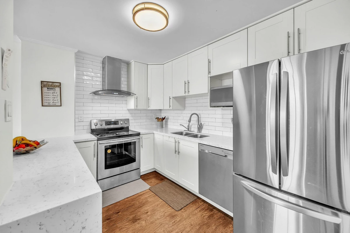 Breakfast Nook Photo of 1606 9280 Salish Court, Burnaby, BC