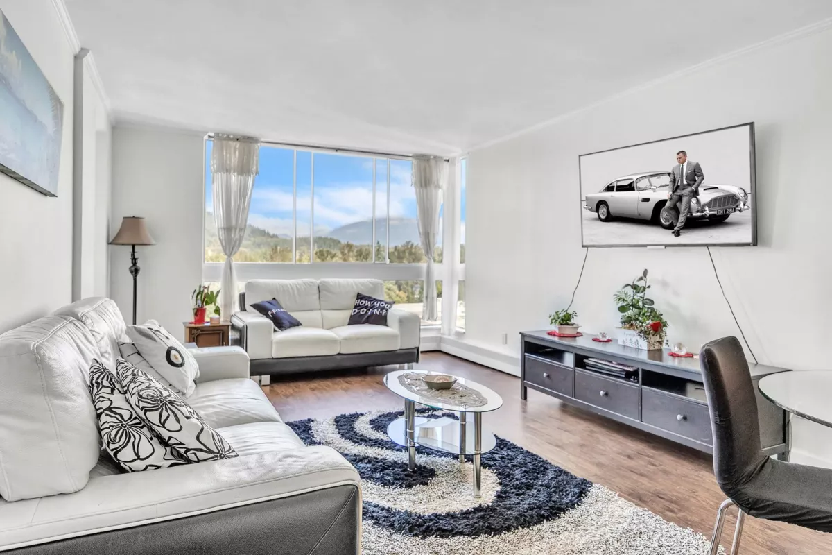 Dining Area Photo of 1606 9280 Salish Court, Burnaby, BC