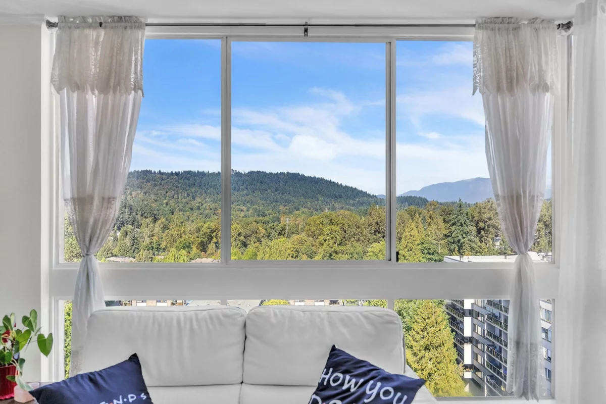 Living Room Photo of 1606 9280 Salish Court, Burnaby, BC