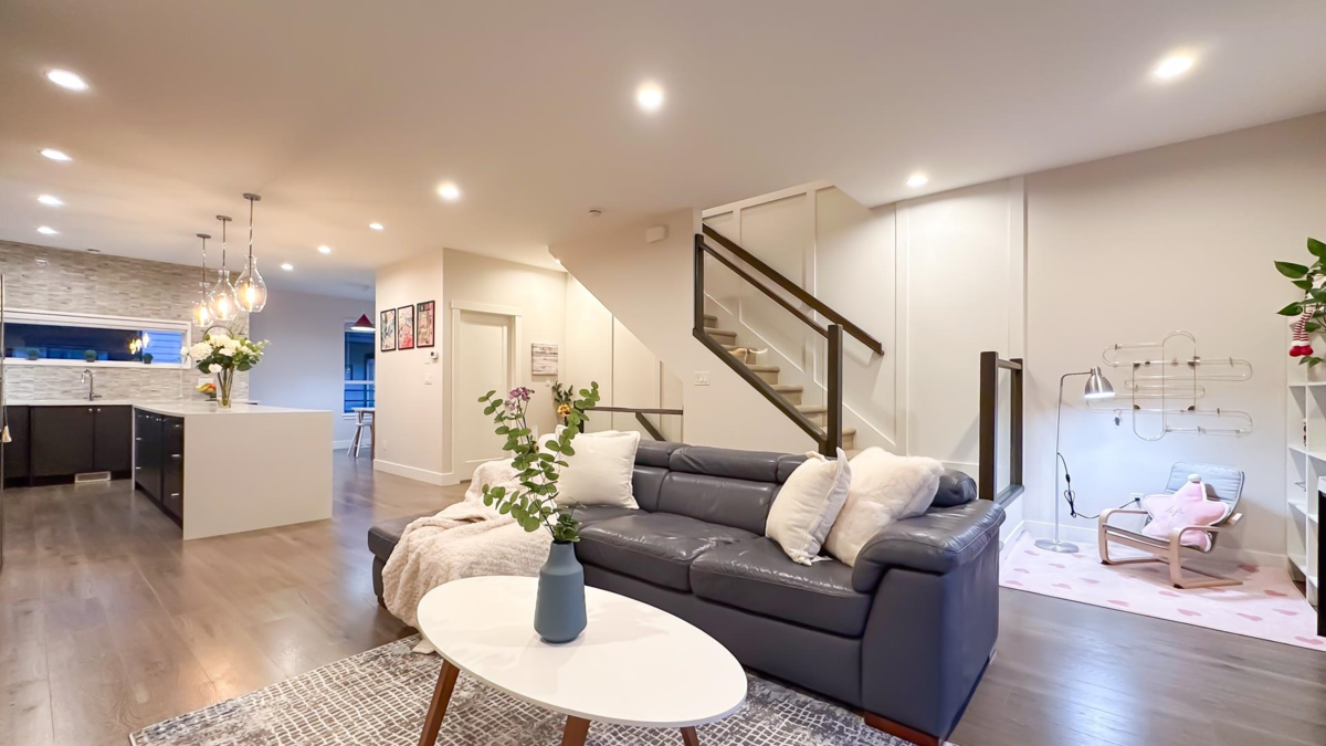 Dining Area Photo of 50 15688 28 Avenue, Surrey, BC