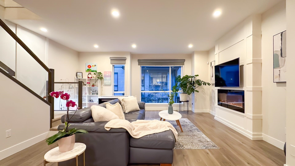 Family Room Photo of 50 15688 28 Avenue, Surrey, BC