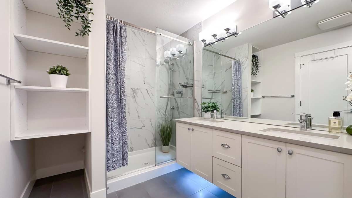 Guest Bathroom Photo of 50 15688 28 Avenue, Surrey, BC