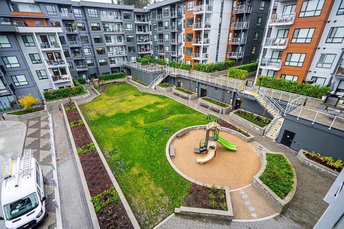 Basement Recreation Room Photo of 422 3596 Malsum Drive, North Vancouver, BC